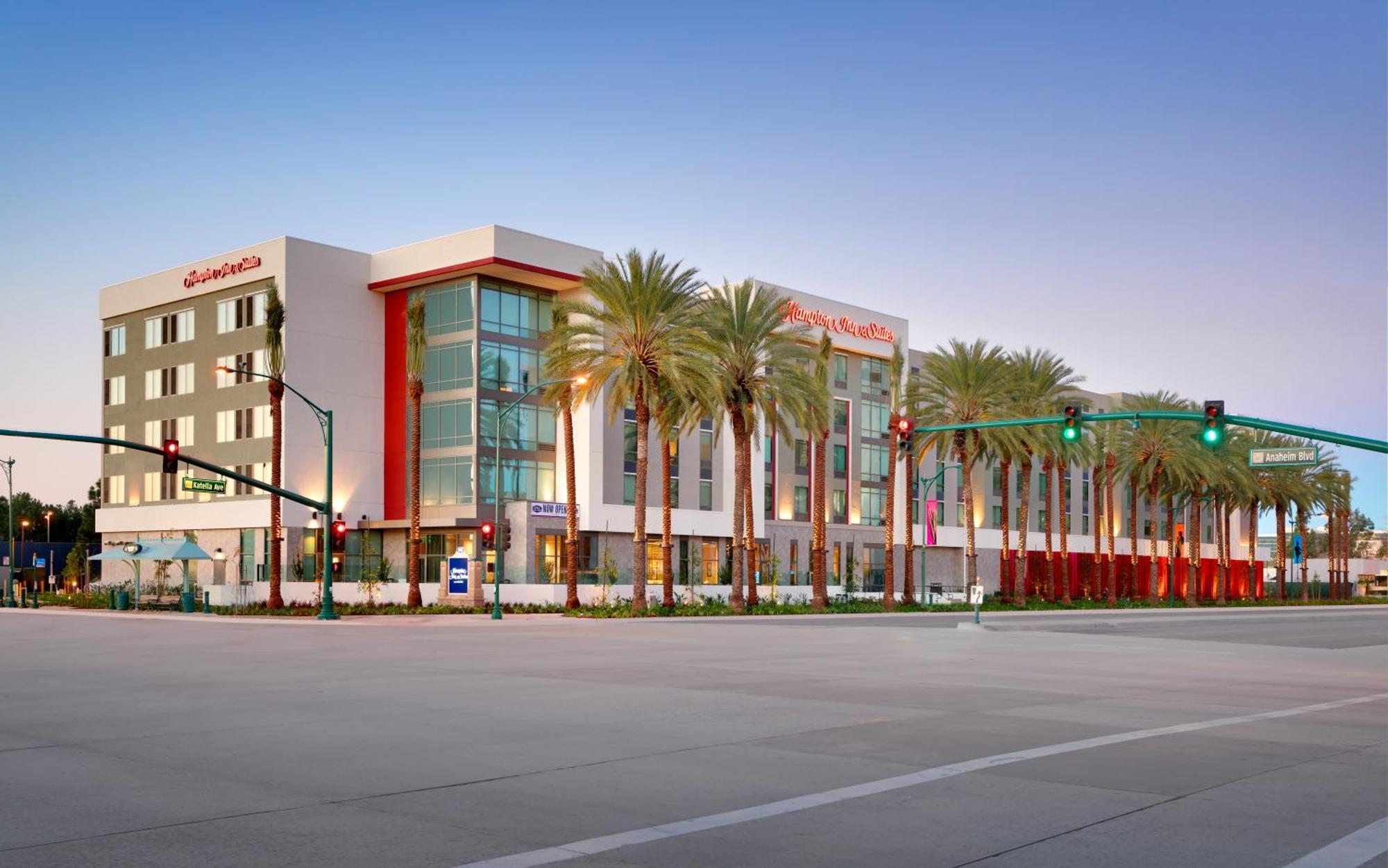 Hampton Inn & Suites Anaheim Resort Convention Center Екстериор снимка