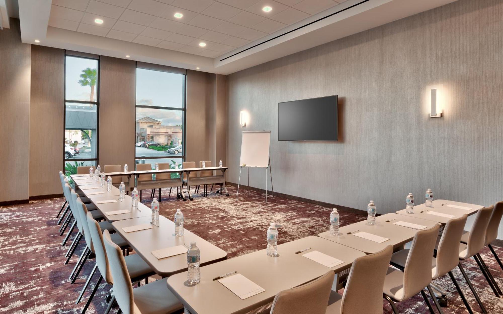 Hampton Inn & Suites Anaheim Resort Convention Center Екстериор снимка