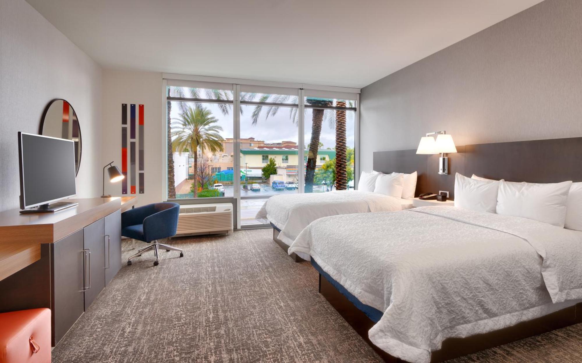 Hampton Inn & Suites Anaheim Resort Convention Center Екстериор снимка